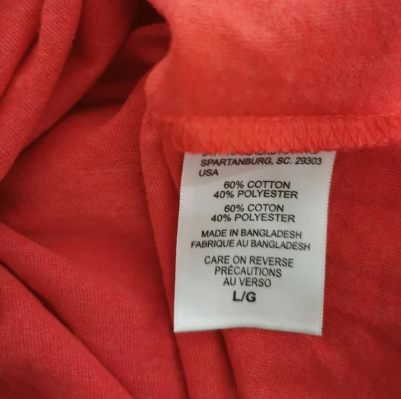 NWT. NHL Women top. Ptp:17 1/2" - Picture 4 of 5